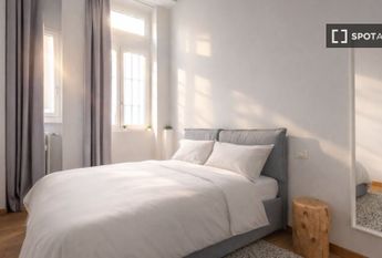 milan, Lombardy 20135