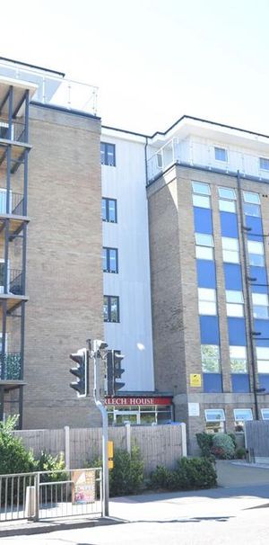 4 bedroom flat to rent - Photo 1