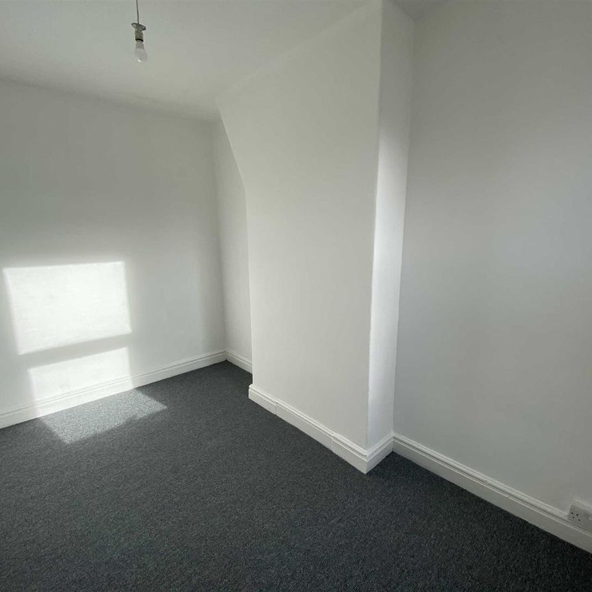 Smithfield Road, Wrexham - Photo 1