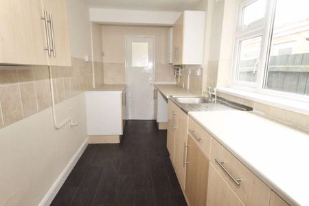 3 bedroom terraced house to rent - Photo 4