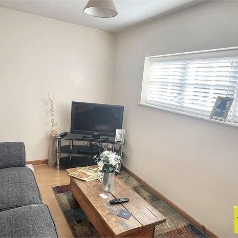 2 bedroom detached house to rent - Photo 1