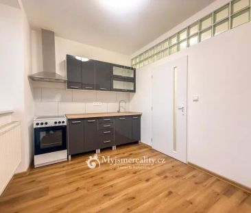 Pronájem zrekonstruovaného bytu 1+kk 35 m - Photo 2