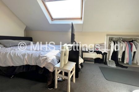 6 Bedroom Semi-Detached House for rent in Otley Road - Photo 3