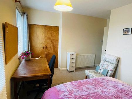 2 bedroom terraced house to rent - Photo 4