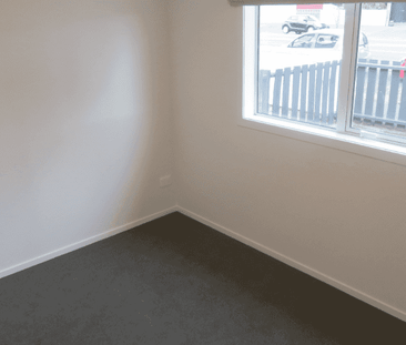 Two Bedroom in a Prime Hamilton East Location - Photo 5