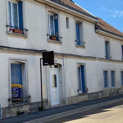 Location Appartement 4 pièces 82m² MONTMIRAIL 51210 - Photo 1