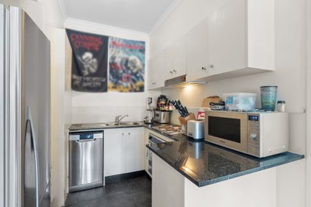 Inner-West Comfort Meets Everyday Convenience. 6-9 Month Lease Available - Photo 3