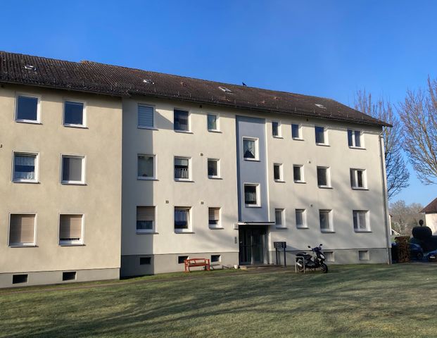 Tolle Familienwohnung mit Balkon ab sofort frei! - Photo 1