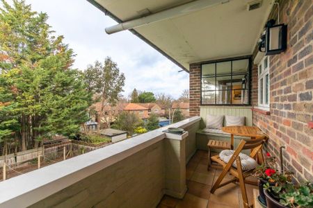 3 bedroom flat to rent - Photo 3