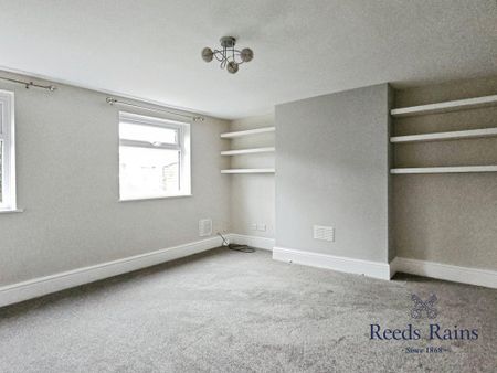 3 bedroom end of terrace house to rent - Photo 5