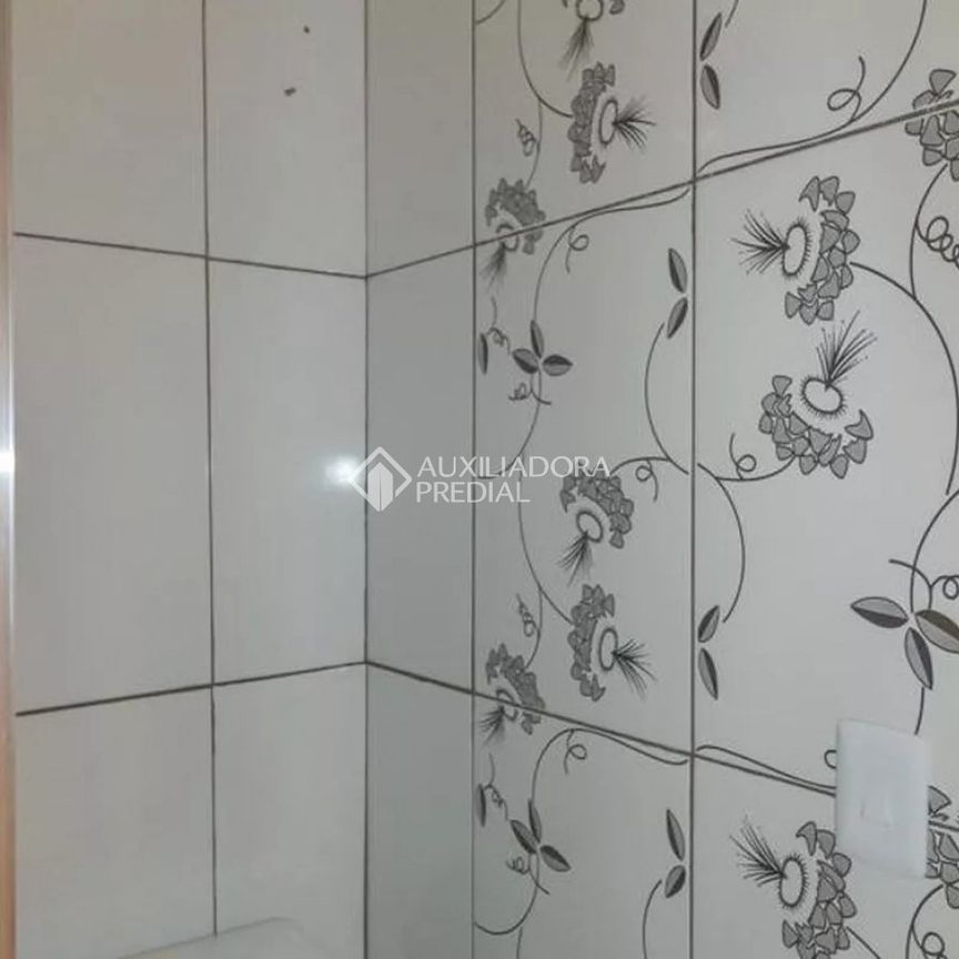 Apartamento com 2 quartos e 43m² para alugar em Olaria, Canoas. - Foto 1
