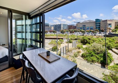 Luxury Living with Unmatched Views at Wellington's Premier Address - Photo 4