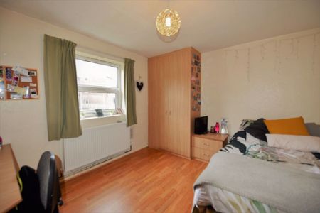 2 bedroom Flat in 9 Cardigan Road, Leeds - Photo 3