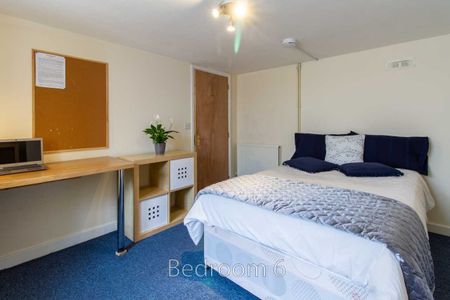 Room 6 - Photo 2