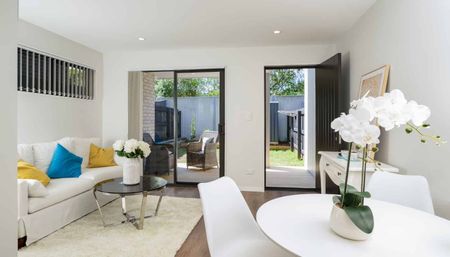 MANGERE BRIDGE, 3 BEDROOMS - Photo 5