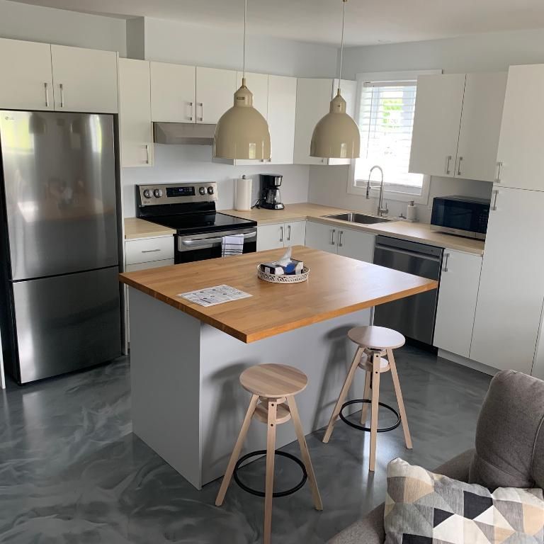 🏡 3½ meublé et impeccablement rénové — Trois-Rivières ouest - Photo 1