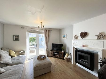 2 bedroom end of terrace house to rent - Photo 5