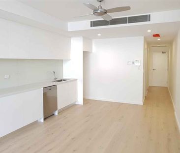 Spacious One Bedroom Apartment - Photo 5