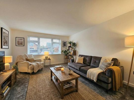 4 bedroom detached house to rent - Photo 1