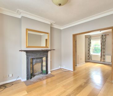 A three-bedroom property in central Cambridge with a private garden... - Photo 2