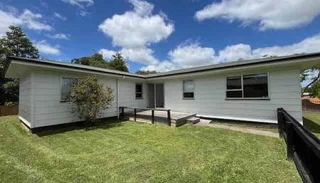 Newly Renovated & Spacious 3 Bedroom Home - Huntly - Photo 5