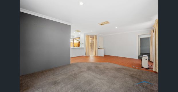 Walk to cafe & restaurant strip - Photo 1