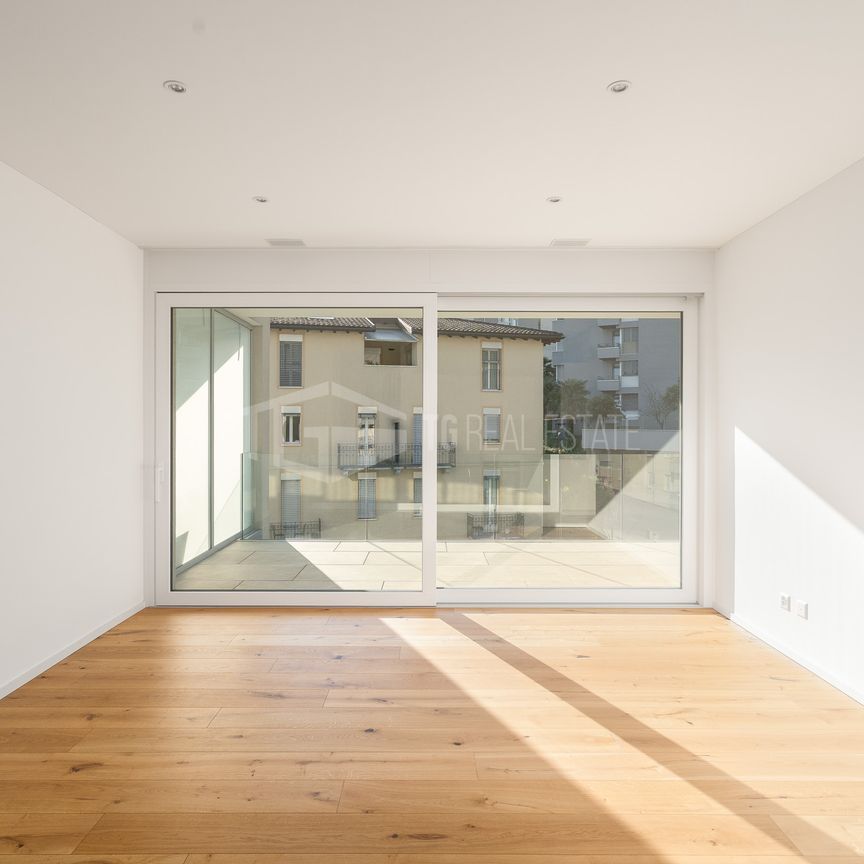 MODERNO BILOCALE CON AMPIO TERRAZZO - Photo 1