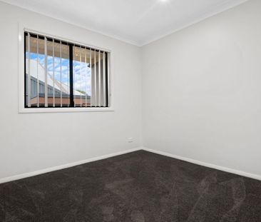 MODERN UNIT IN THE HEART OF PENRITH - Photo 2