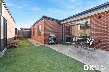 Modern Family Living in Prime Truganina Location - Photo 2