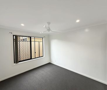 SPACIOUS MODERN LIVING - Photo 4