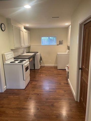 For Lease - 2036 Lilac Drive Unit# Basement, Innisfil, Ontario - Photo 5