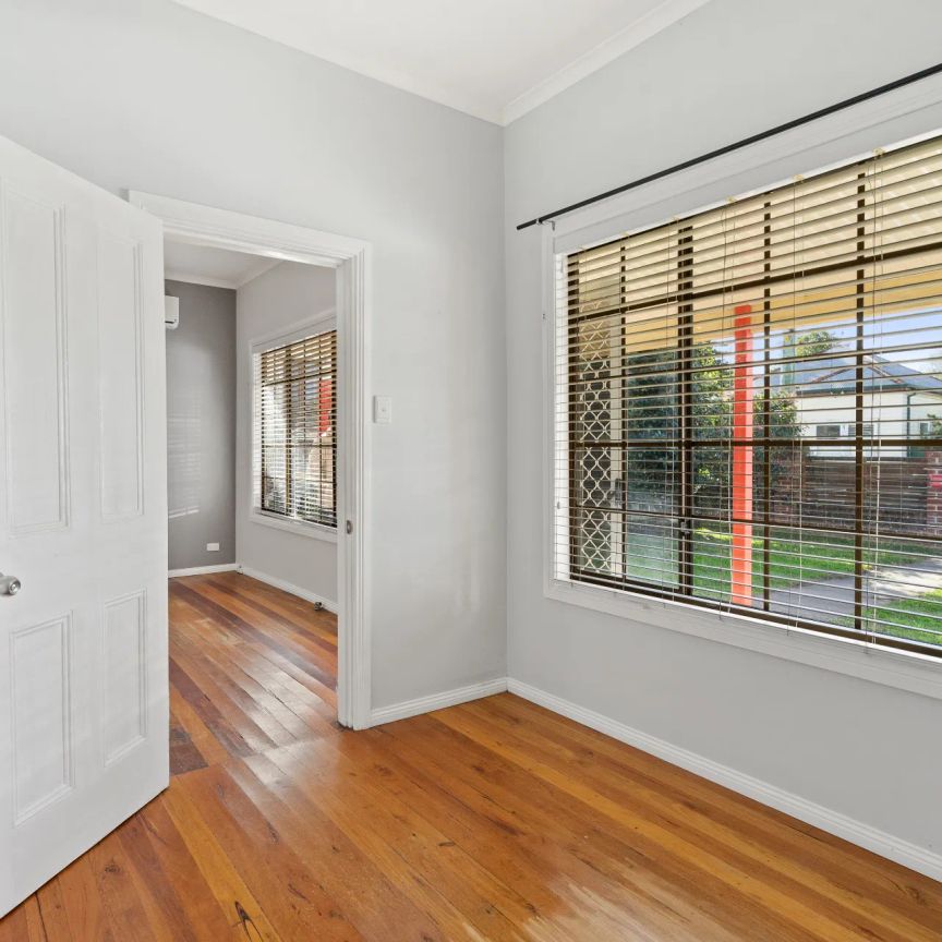 8 Bourke Street, - Photo 1