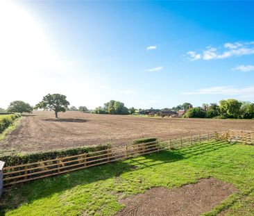3 bedroom detached house to rent - Photo 3