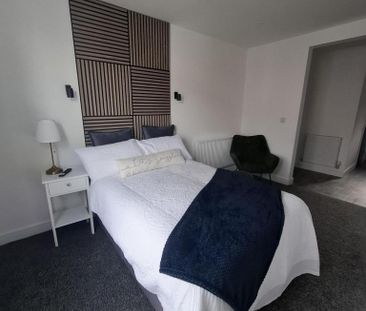 1 bedroom in a house share to rent - Photo 4