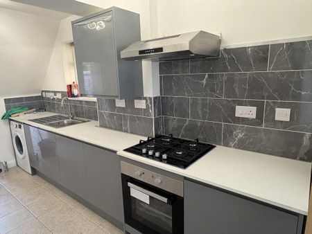 2 bedroom apartment to rent - Photo 4