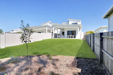 New Build - 4 Bedrooms - 2.5 Bathrooms - Garage - Ducted Air-Con - Photo 4