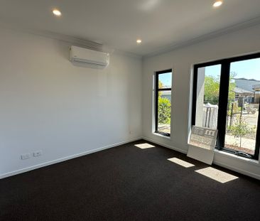 22 Marathon Way, Narre Warren South VIC - Photo 5