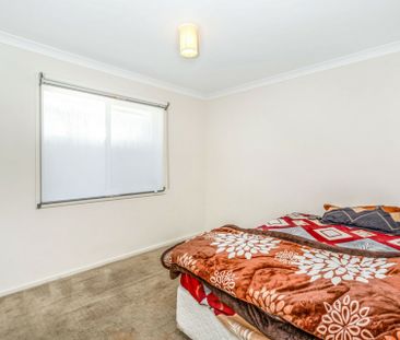 Beautifully Presented Home - Photo 3