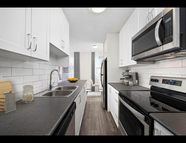 2 Glenhaven Street | 2 Glenhaven Street, Toronto - Photo 1