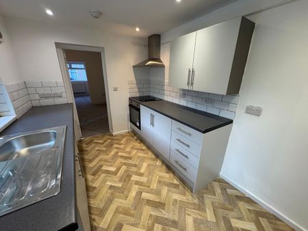 3 bedroom terraced house to rent - Photo 3