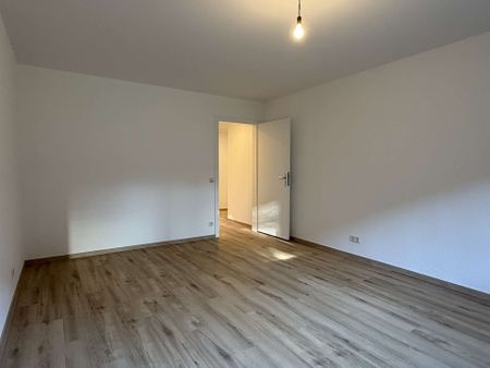 KREFELD-BOCKUM - FRISCH MODERNISIERTE 3-ZIMMERWOHNUNG MIT TERRASSE & GARTEN NAHE BOCKUMER PLATZ - Photo 5