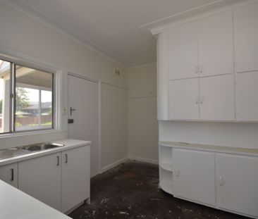 Renovated 3 Bedroom House!! - Photo 5