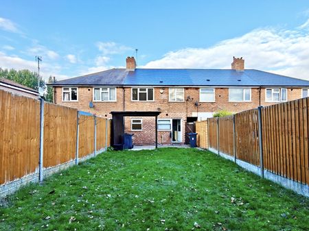 3 bedroom terraced house to rent - Photo 5