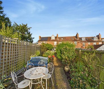 3 bedroom terraced house to rent - Photo 1