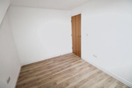 4 bedroom terraced house to rent - Photo 5