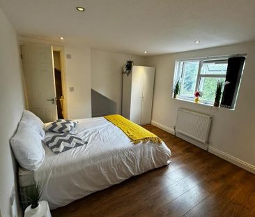 1 bedroom in a house share to rent - Photo 6