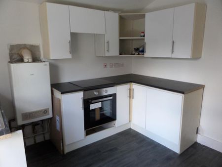 2 bedroom flat to rent - Photo 3