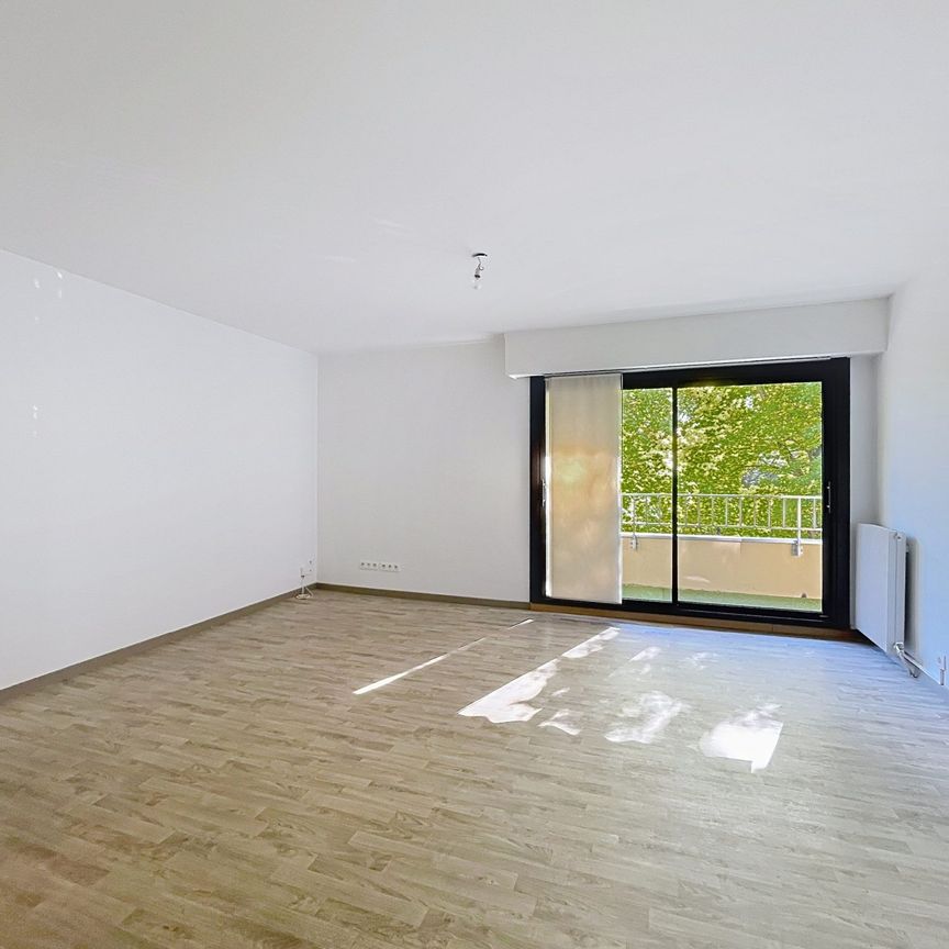 PAU- T3 de 73m2 avec grand balcon vue jardin et place de parking - Photo 1