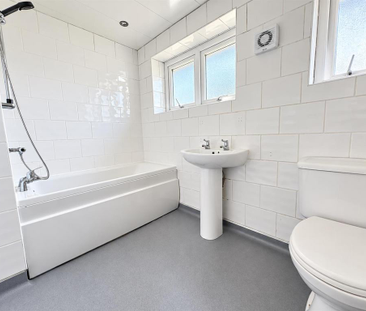3 bedroom terraced house to rent - Photo 6