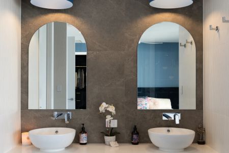 LUXURY WATERFRONT LIVING ON COOLUM PARADE Contact Julie Sykes 0438 050 110 - Photo 3